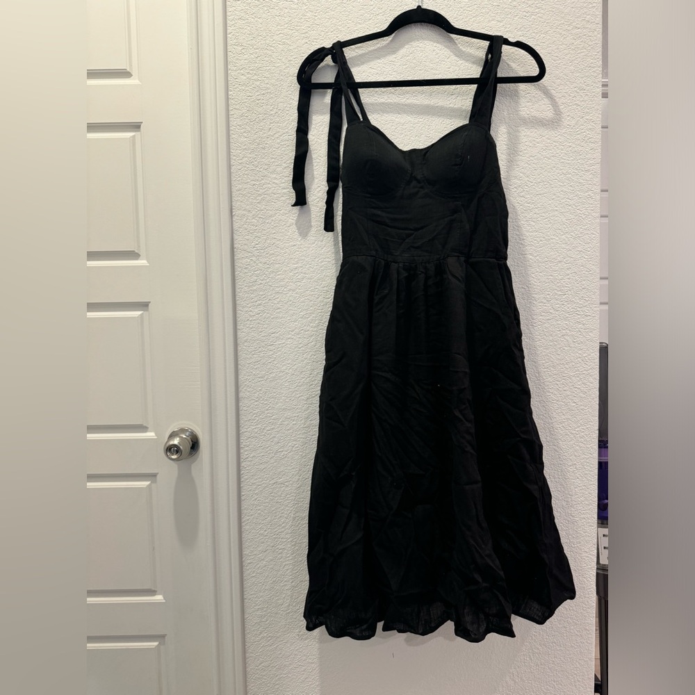 Black dress size small!